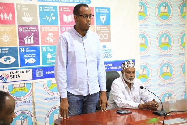 Project lead team member Rage Adem presenting at the workshop held in Mogadishu, March 2022.